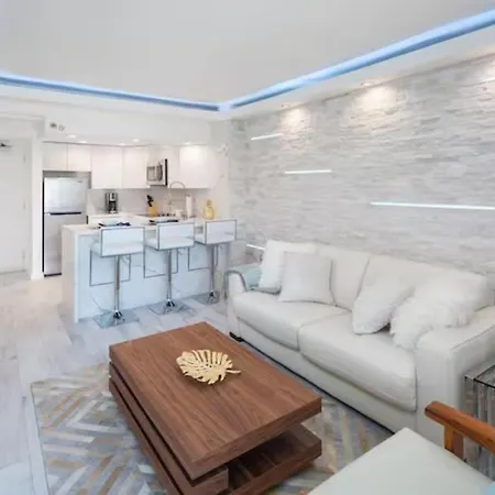 Ilikai'S Best Beach Front Executive Suite
